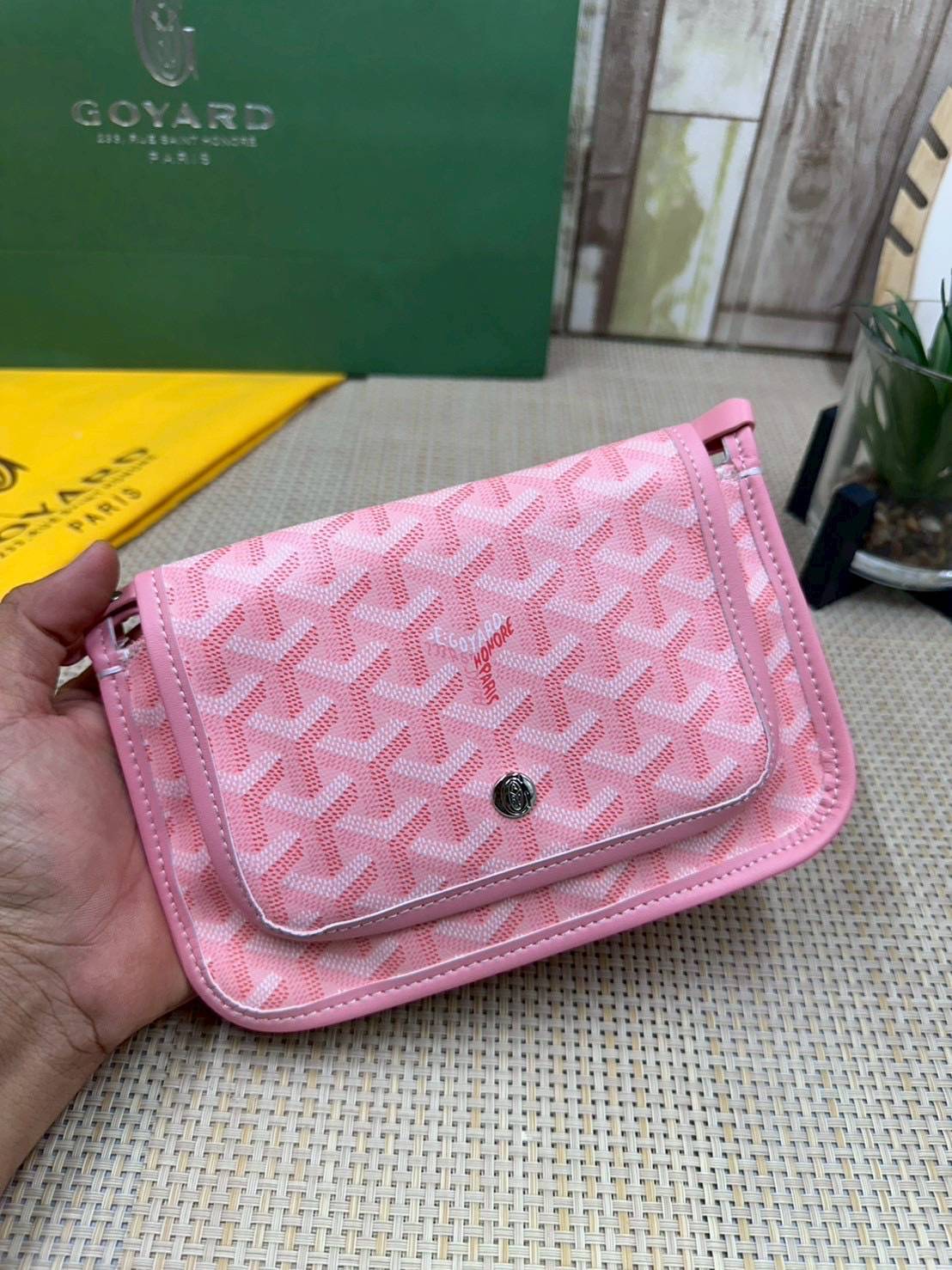 พร้อมส่ง 10 สี ORI หนังแท้ | GOYARD Plumet pouch-wallet กระเป๋าสะพายใบเล็กกะทัดรัด ดีไซน์กระเป๋าสตางค์ Plumet ดีไซน์มาพร้อมช่องใส่เหรียญ ธนบัตร และบัตรต่างๆ
