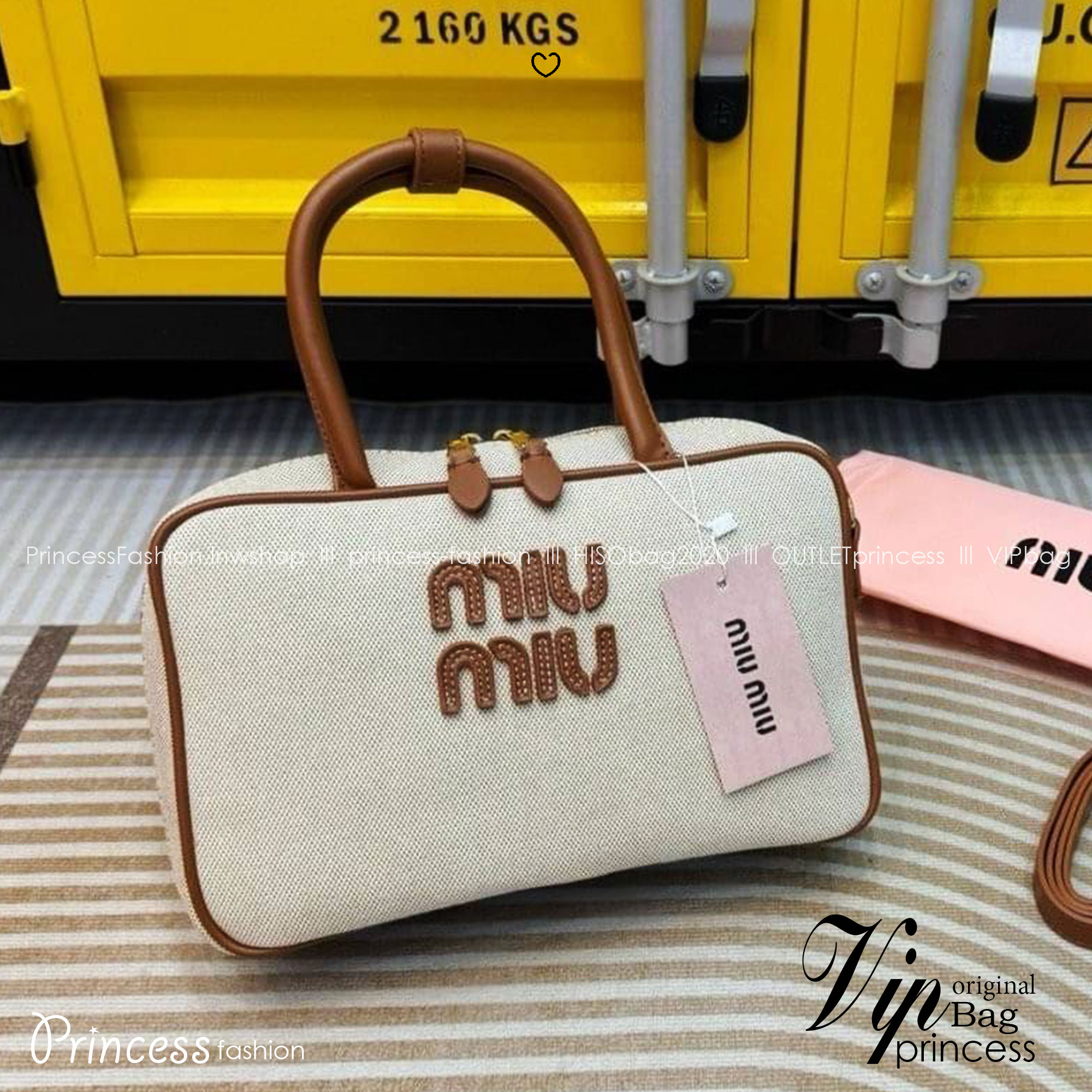 MIU MIU leather Beau bag 25cm กระเป๋าถือทรงบอสตัน ขนาดกำลังสวยพกพาง่าย สะดวกใช้งาน ซิปรอบเปิดได้กว้างๆ ดีไซน์เรียบแต่มากมีอยู่จริง สวยดูแพง