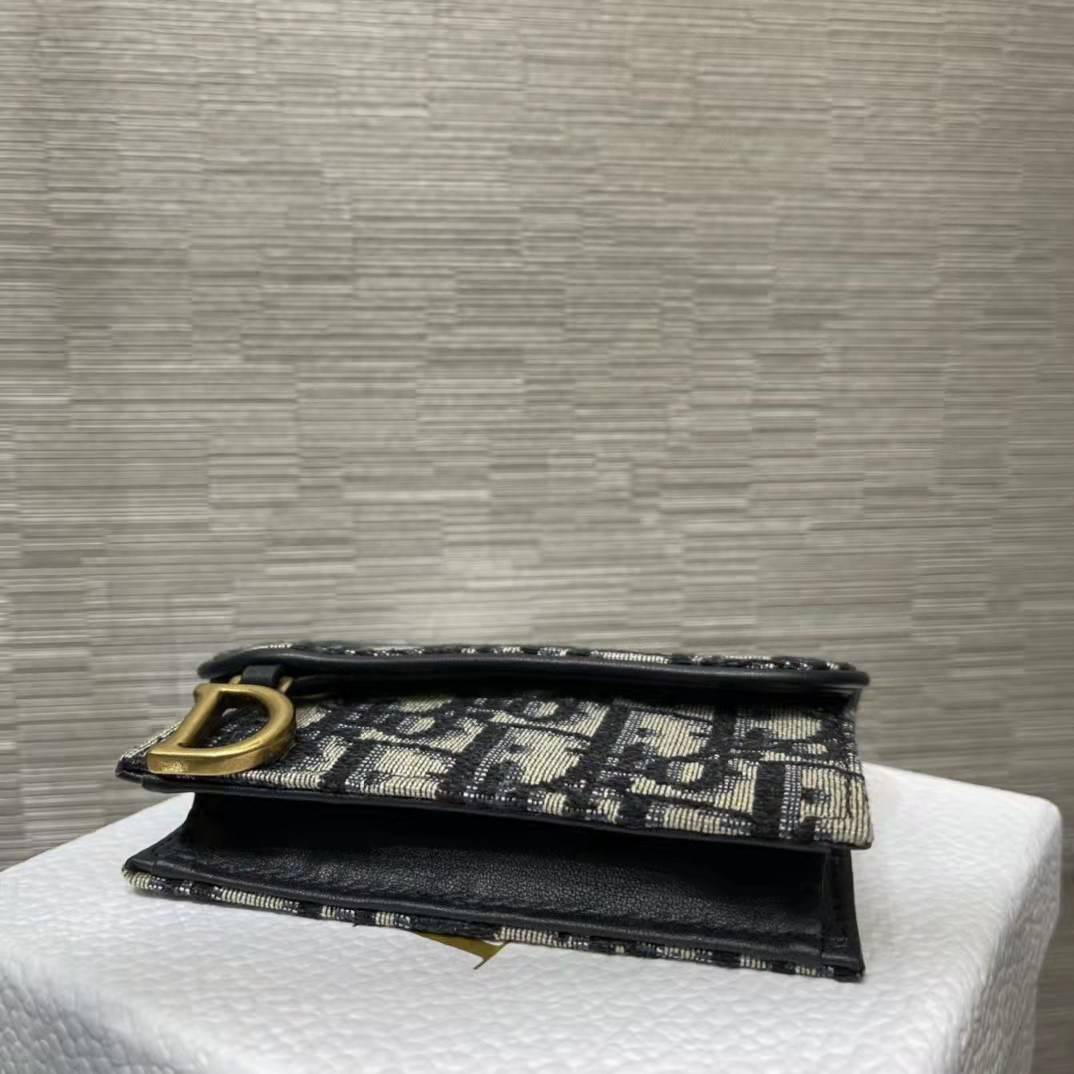 หนังแท้ DIOR SADDLE FLAP CARD HOLDER พร้อมส่งที่ไทย กระเป๋าใส่การ์ดงานหนังแท้และผ้าแจ็คการ์ด เกรดเทพออริจินอล ภาพสินค้าถ่ายจากงานขายจริง ใช้งานต่างประเทศได้