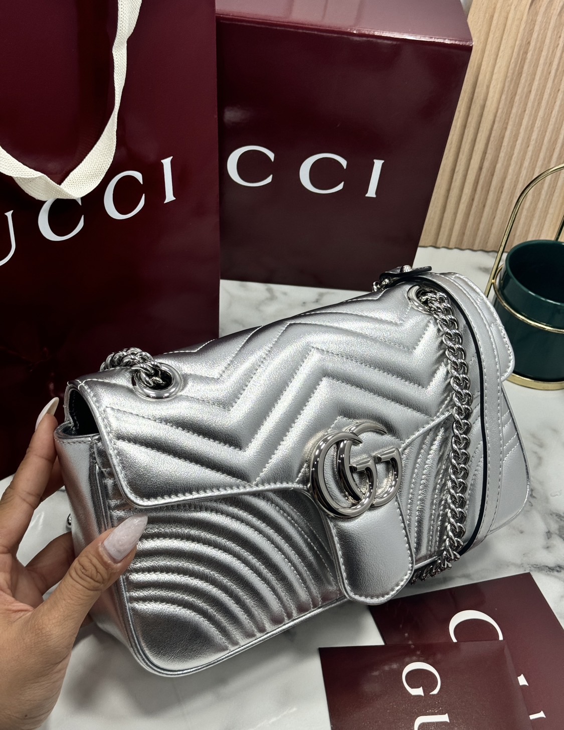 ORI | หนังแท้ GG Marmont small shoulder bag กระเป๋าสะพายข้างรุ่นคลาสสิค ดูแพง อัพลุคได้สบายๆ ด้านหลังดีไซน์รูปหัวใจ