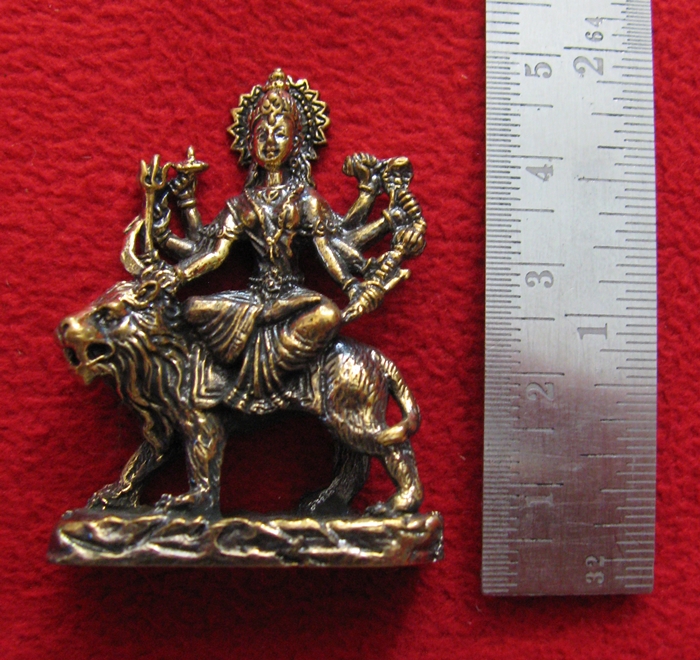 สินค้าจองค่ะ องค์พระแม่อุมาเทวีขี่เสือเนื้อทองเหลือง(ตั้งบูชาหน้ารถ)พร้อมใบคาถาค่ะ