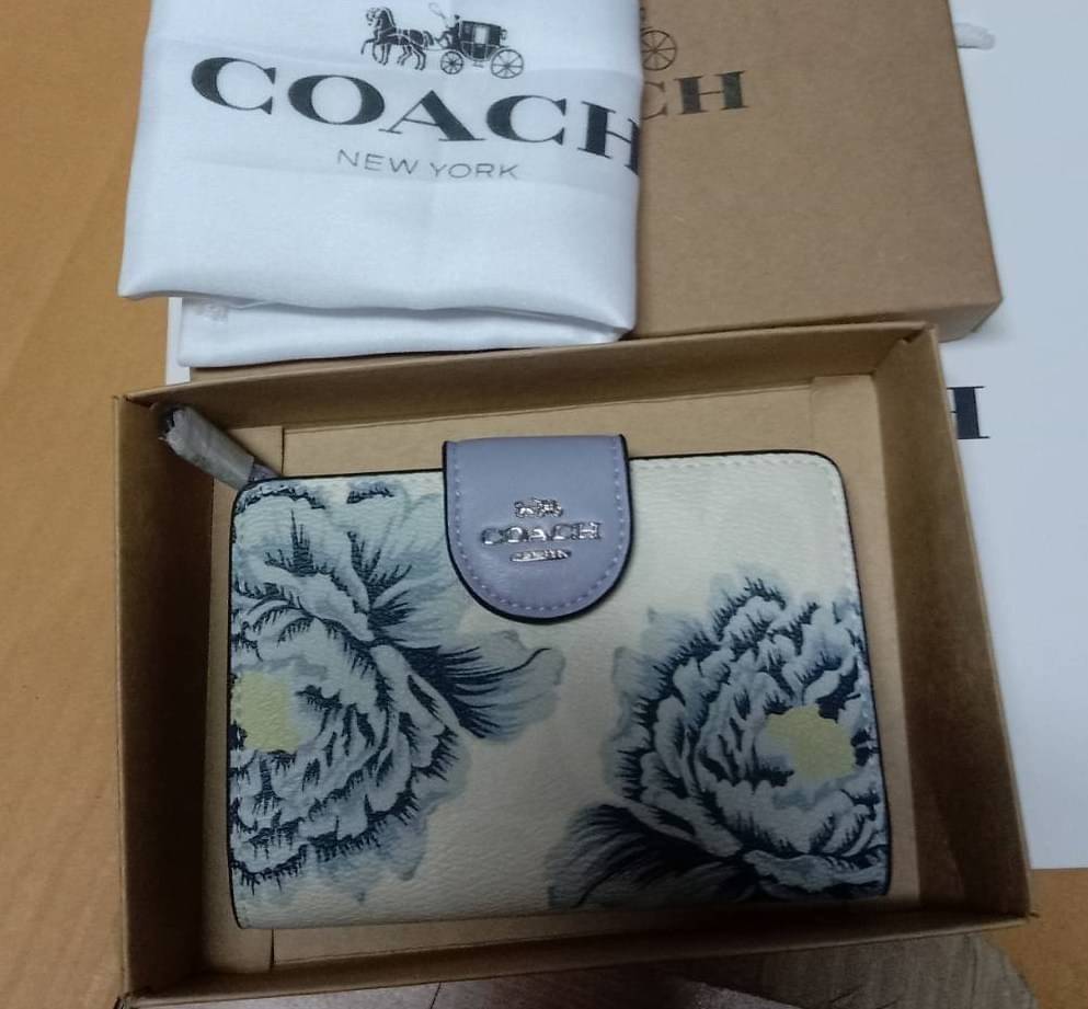 COACH MEDIUM CORNER ZIP WALLET IN SIGNATURE CANVAS WITH KAFFE FASSETT PRINT (COACH C3453)