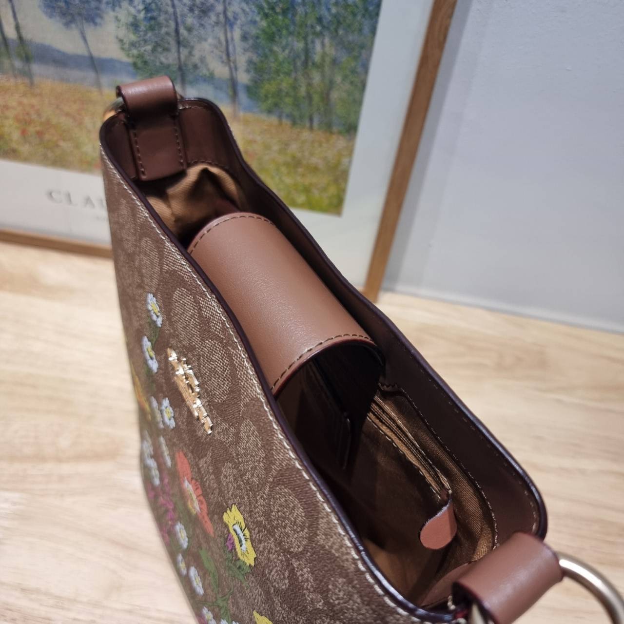 COACH CR155 SOPHIE BUCKET BAG IN SIGNATURE CANVAS WITH FLORAL PRINT กระเป๋าทรงบัคเก็ต ที่มีดีไซน์ลวดลายดอกไม้น่ารักน่าใช้ เกรดท็อปออริ 1:1 สลับแท้