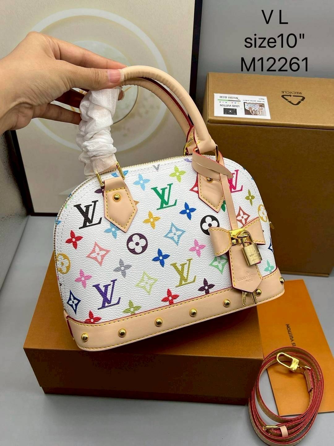 LV x TM Alma BB Multicolor Bag กระเป๋าทรงโดมสุดฮิต ดีไซน์ใหม่ต้อนรับฤดูร้อน โดดเด่นด้วยการตกแต่งลายพิมพ์ โทนสีสดใสสะดุดตา ที่สาวๆตามหา สวยสะพายขับผิว อัพลุคไฮน์ที่สุด