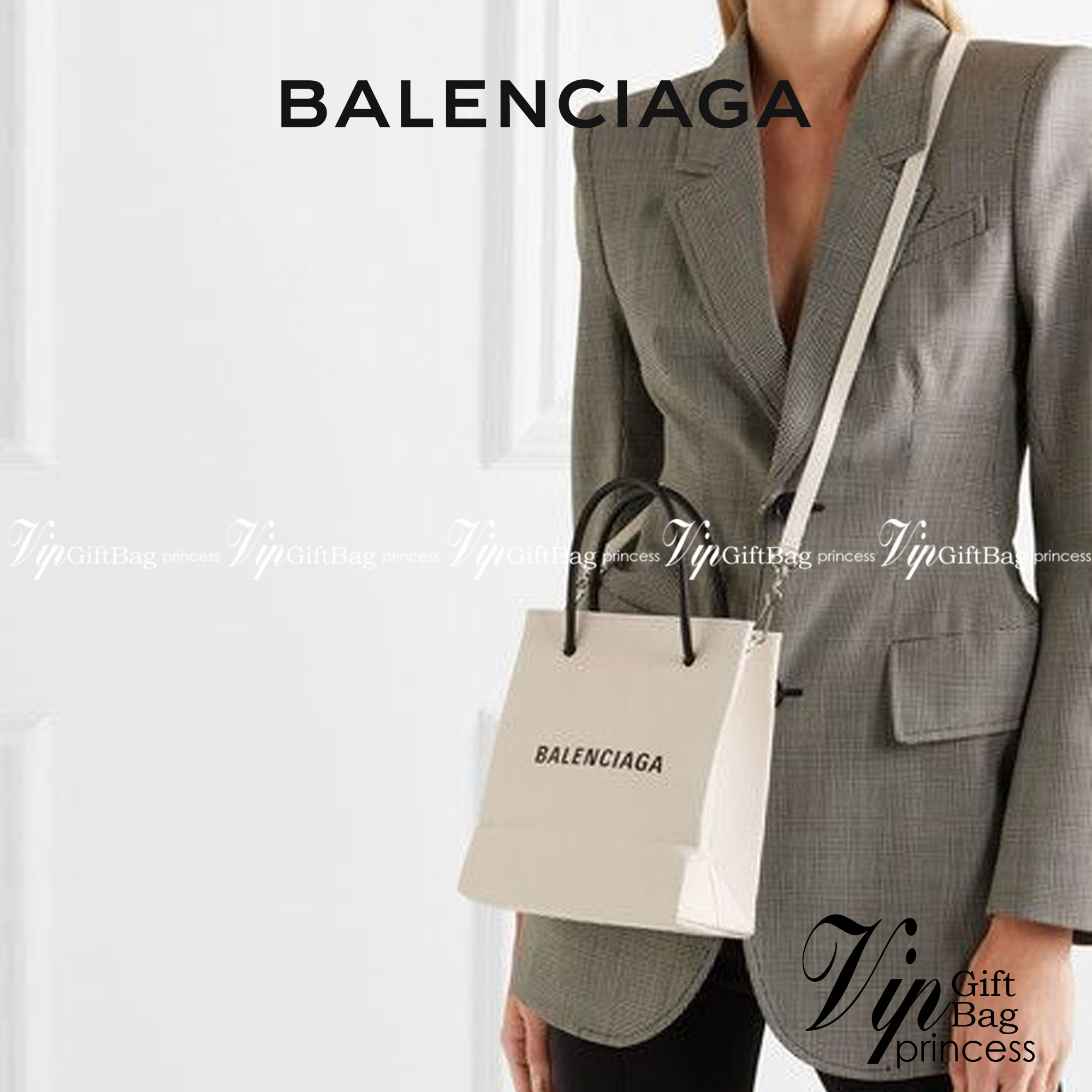หนังแท้ BALENCIAGA XXS TOTE / Balenciaga shopping tote xxs พกกระเป๋าช้อปปิ้ง ไปทุกที่ในฤดูกาลนี้ ดีไซน์ที่ใช้ได้ทุกวันตั้งแต่หนังแบบมีเท็กซ์เจอร์ ภาพสินค้าถ่ายจากงานขายจริง ใช้งานต่างประเทศได้