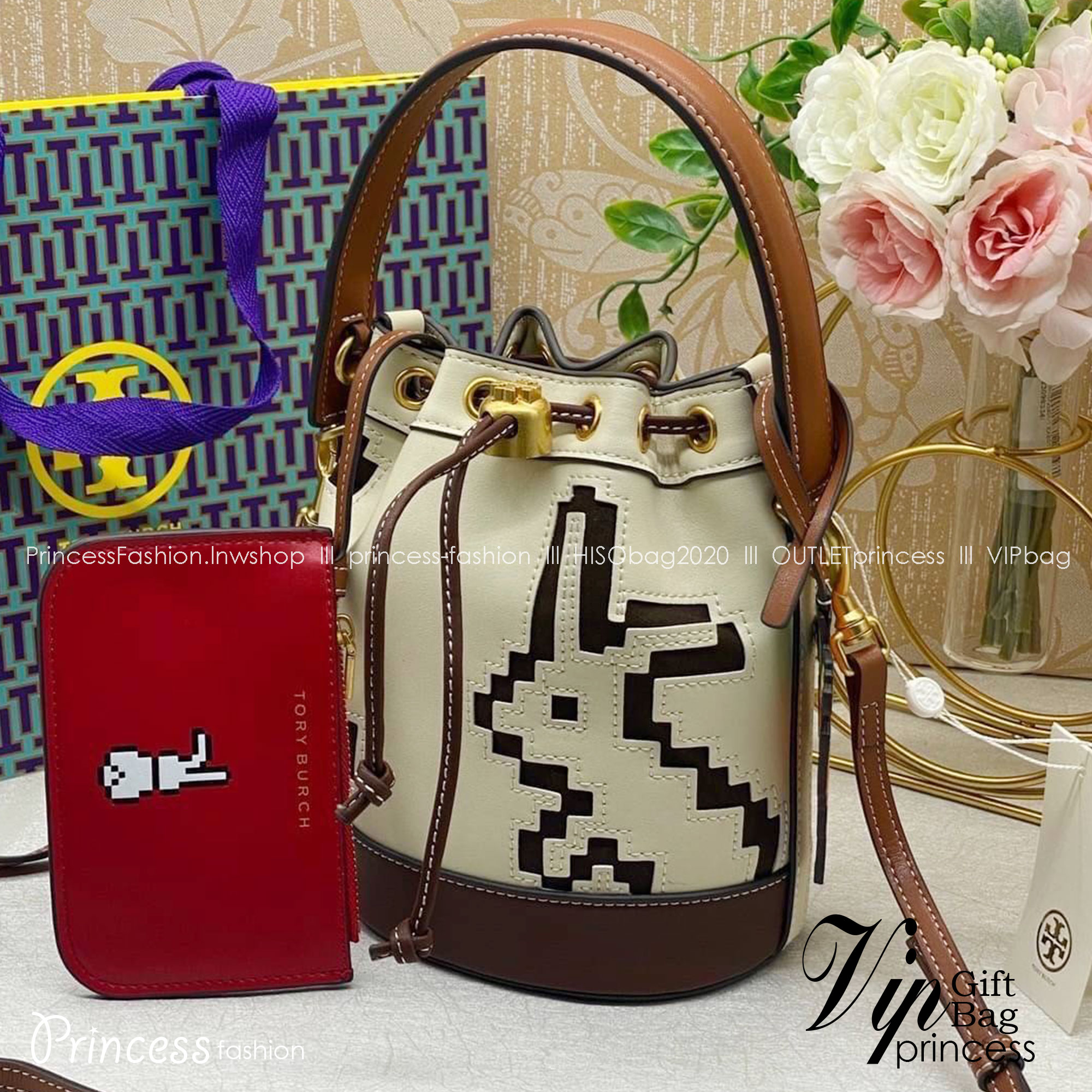 TORY BURCH MINI PIXELATED RABBIT BUCKET BAG 🐇 อดใจยังไงไหว น่ารักขนาดนี้ 🥕🥕 คอลเลคชั่นสุดเด็ดของปีนี้ น้องกระต่ายสุดน่ารัก กระเป๋าทรงบักเก็ตรุ่นยอดนิยม