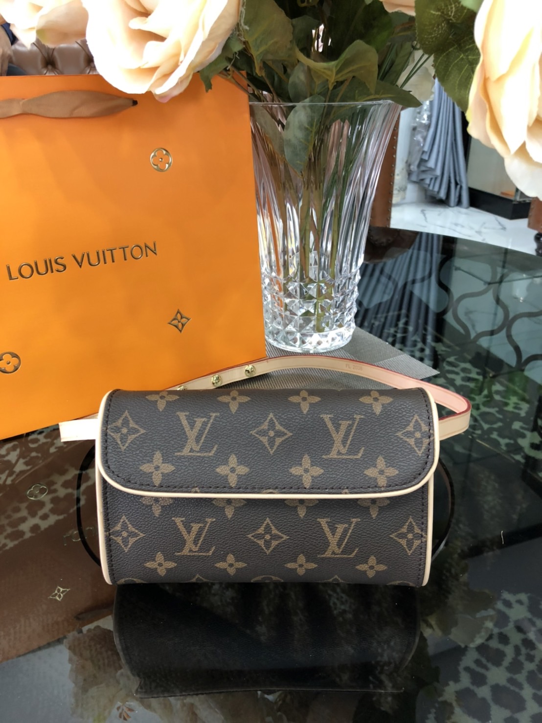 VIP 】หนังแท้ Louis Vuitton Mono Pouchette Florentine Belt Bag กระเป๋าคาดเอวหนังแท้สุดหรู มีจำกัดนะคะ