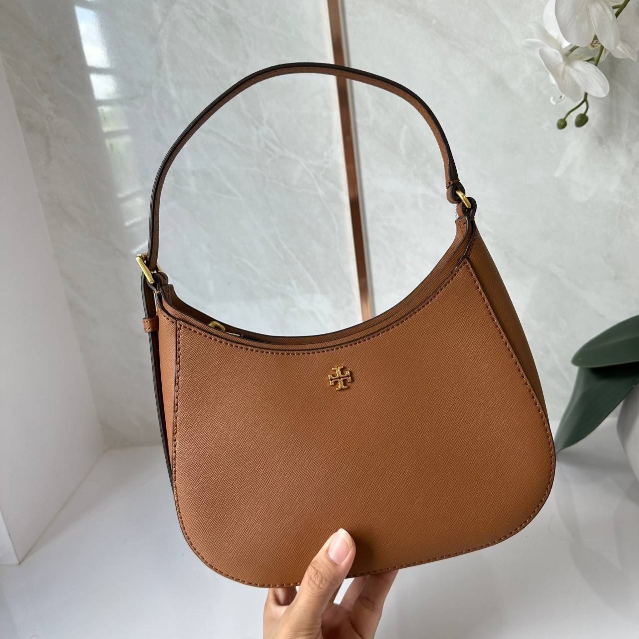 TORY BURCH EMERSON ZIP SHOULDER BAG 137416 / TORY BAG พร้อมส่ง 3 สี กระเป๋าสะพายไหล่ / คล้องแขน หนังซาเฟียโน่ ทนทาน