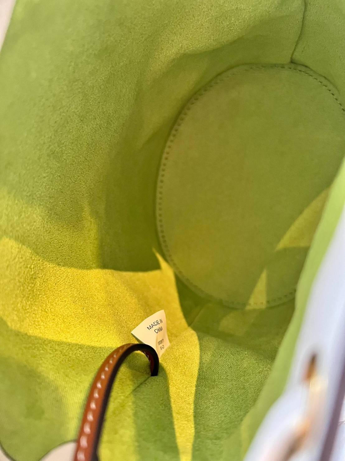 TORY BURCH MINI T MONOGRAM EMBROIDERED RABBIT BUCKET BAG WITH LEATHER SMALL WALLET ((143230)) 🎁 เปิดตัวรุ่นใหม่ได้น่ารักและสวยงามมากๆ พร้อมส่งที่ไทยก่อนใคร