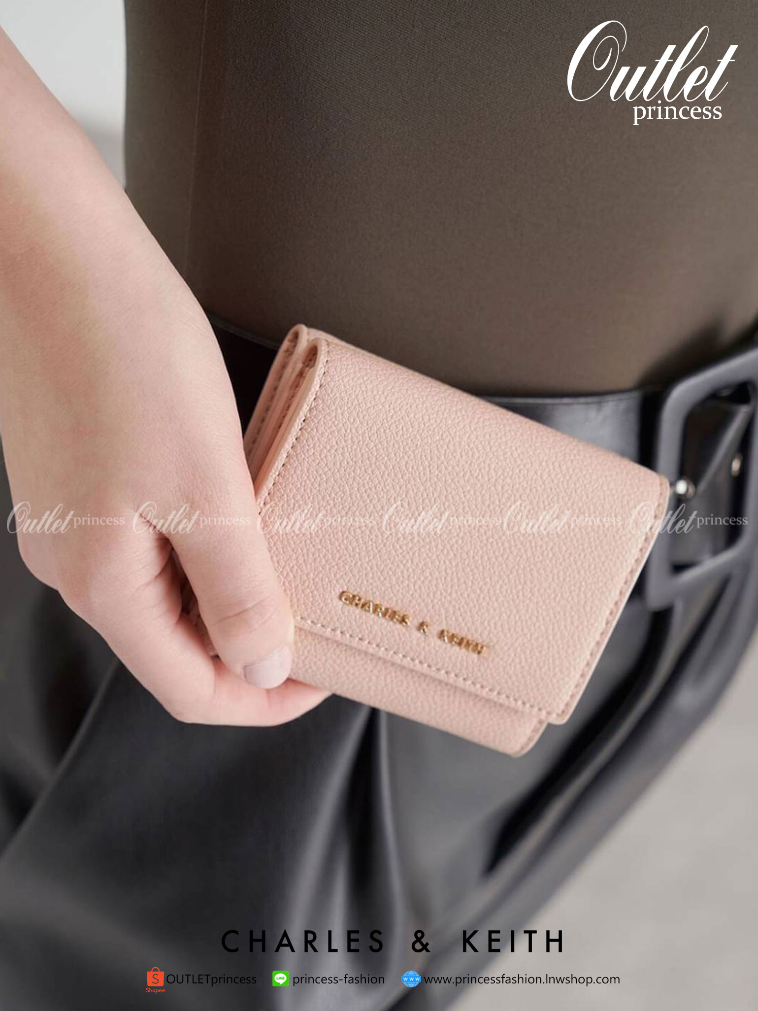 CHARLES & KEITH MINI SNAP-BUTTON SMALL WALLET กระเป๋าเงินใบ 3 พับสุดคลาสสิค ขนาดกระทัดรัดเหมาะกับการพกพาและใช้กับกระเป๋าใบเล็กมากๆเลยค่า