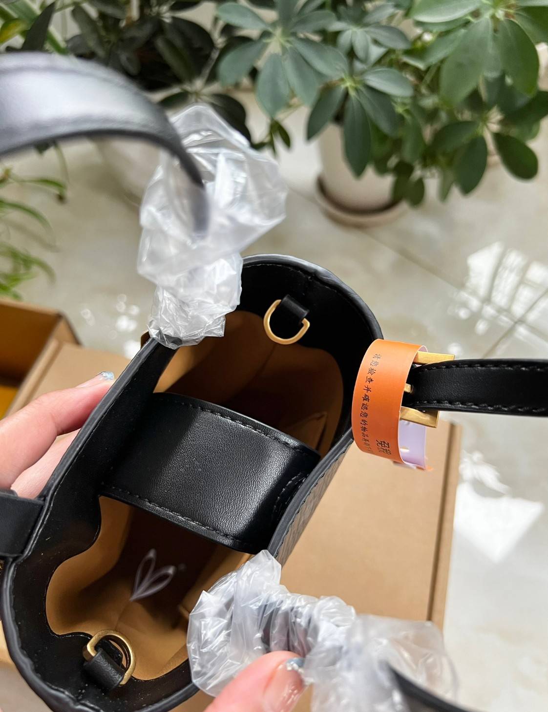 M.C.M AREN BUCKET TOTE IN VISETOS กระเป๋าทรงบัคเก็ต ขนาดกำลังสวย ไอเท็มใหม่ เกรดท็อปออริ 1:1 สลับแท้