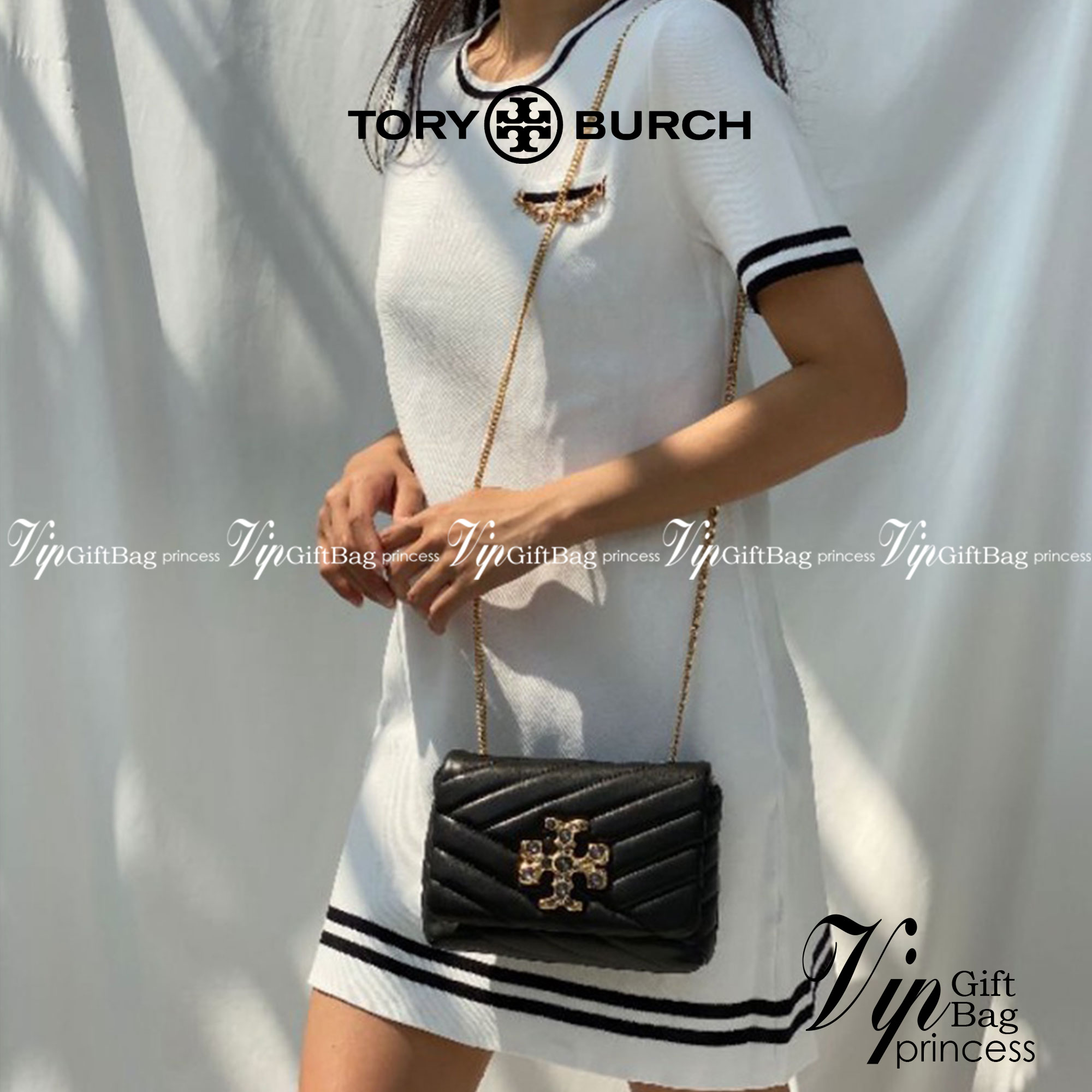 TORY BURCH KIRA CHEVRON EMBELLISHED LOGO MINI BAG ตามคำเรียกร้องจ้า!! ไซส์มินิ สะดวกใช้ พกพาง่าย สไตล์คุณหนู!! กระเป๋าสะพายข้าง ดีไซน์ทรงคลาสสิค โดดเด่นด้วยโลโก้ดีไซน์ประดับเม็ดสี เพิ่มมูลค่าและดึงดูดสายตามากขึ้น วัสดุหนังแกะ สัมผัสนิ่มมือ เปิด-ปิดด้วยกระ