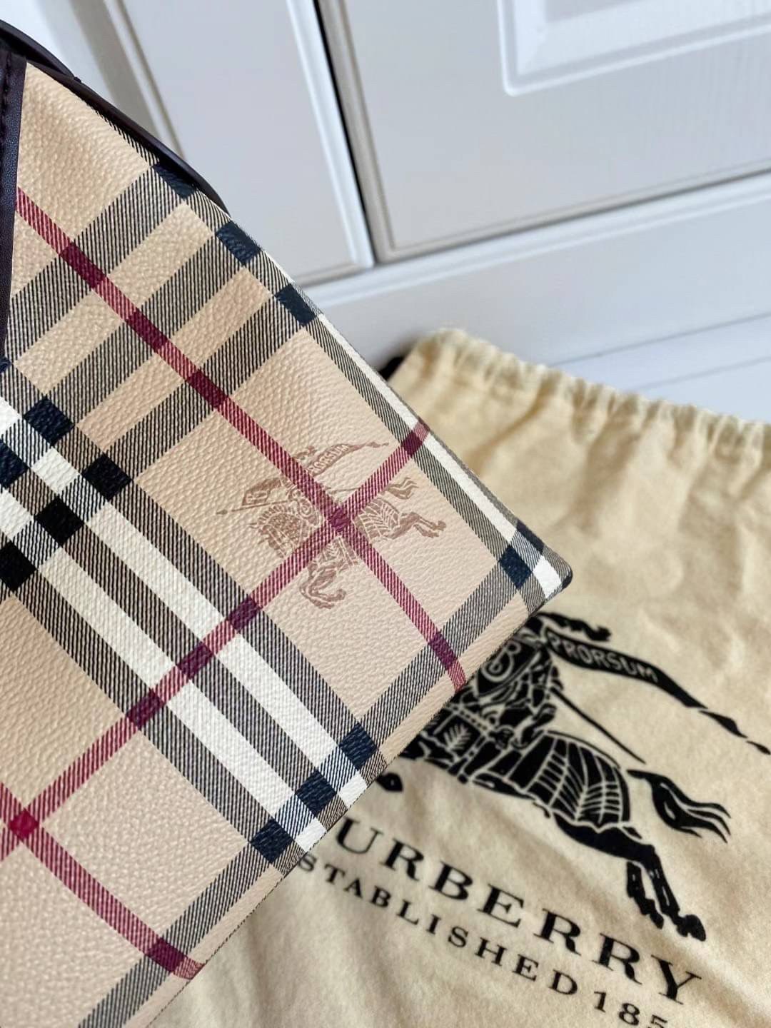 BURBERRY VINTAGE BAG VIP GIFT WITH PURCHASE (GWP) พรีเมี่ยมกิ๊ฟ Limited Edition