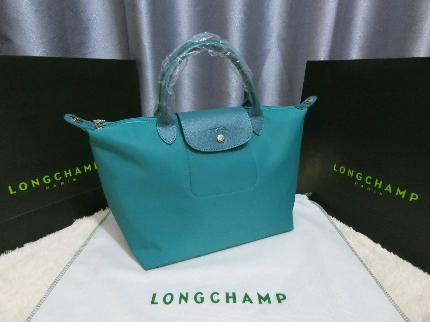 Longchamp Le Pliage Neo Size M สินค้าใหม่ ของแท้เท่านั้น!!เป็นล็อตผลิตเกินออเดอร์จากโรงงาน มาพร้อมการ์ด/ถุงผ้าแบรนด์/ถุงกระดาษแบรนด์ size M