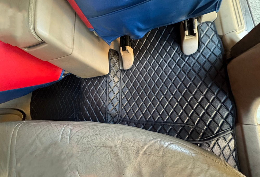 ยางปูพื้นรถยนต์ ISUZU D-MAX 4D 2005-2011 ลายไดมอนด์ สีดำ เต็มคัน