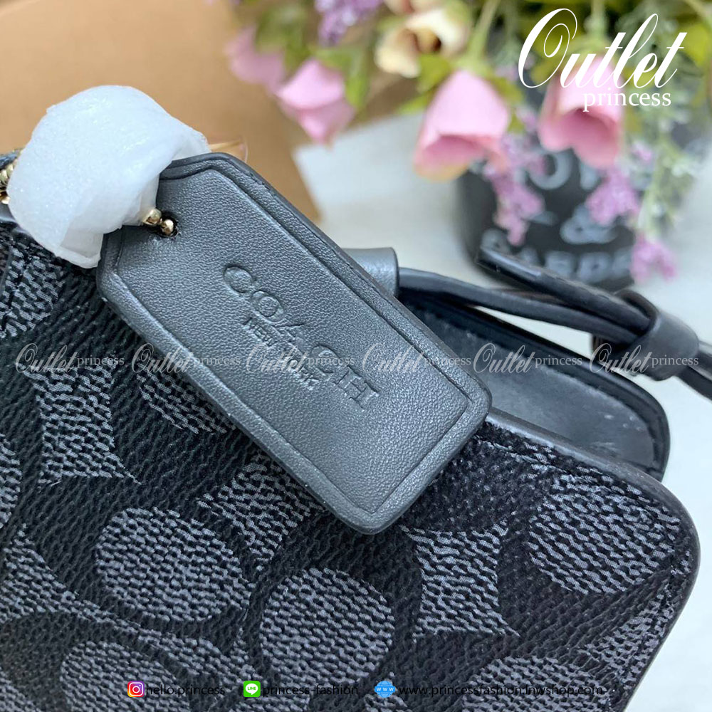 COACH Noa Pop-Up Messenger In Colorblock Signature Bag ((73316//37458//31864)) 💋ได้ไปสุดคุ้ม ไม่ผิดหวังแน่นอนจ้าา!! กระเป๋าแบบคลัท//สะพายข้างได้//ครอสบอดี้ร์ได้ วัสดุหนังแท้ หนังนิ่มสวยค่ะ ช่องหลักเปิดปิดแบบซิป ภายในกว้าง ใส่มือถือได้ทุกรุ่น;กระเป