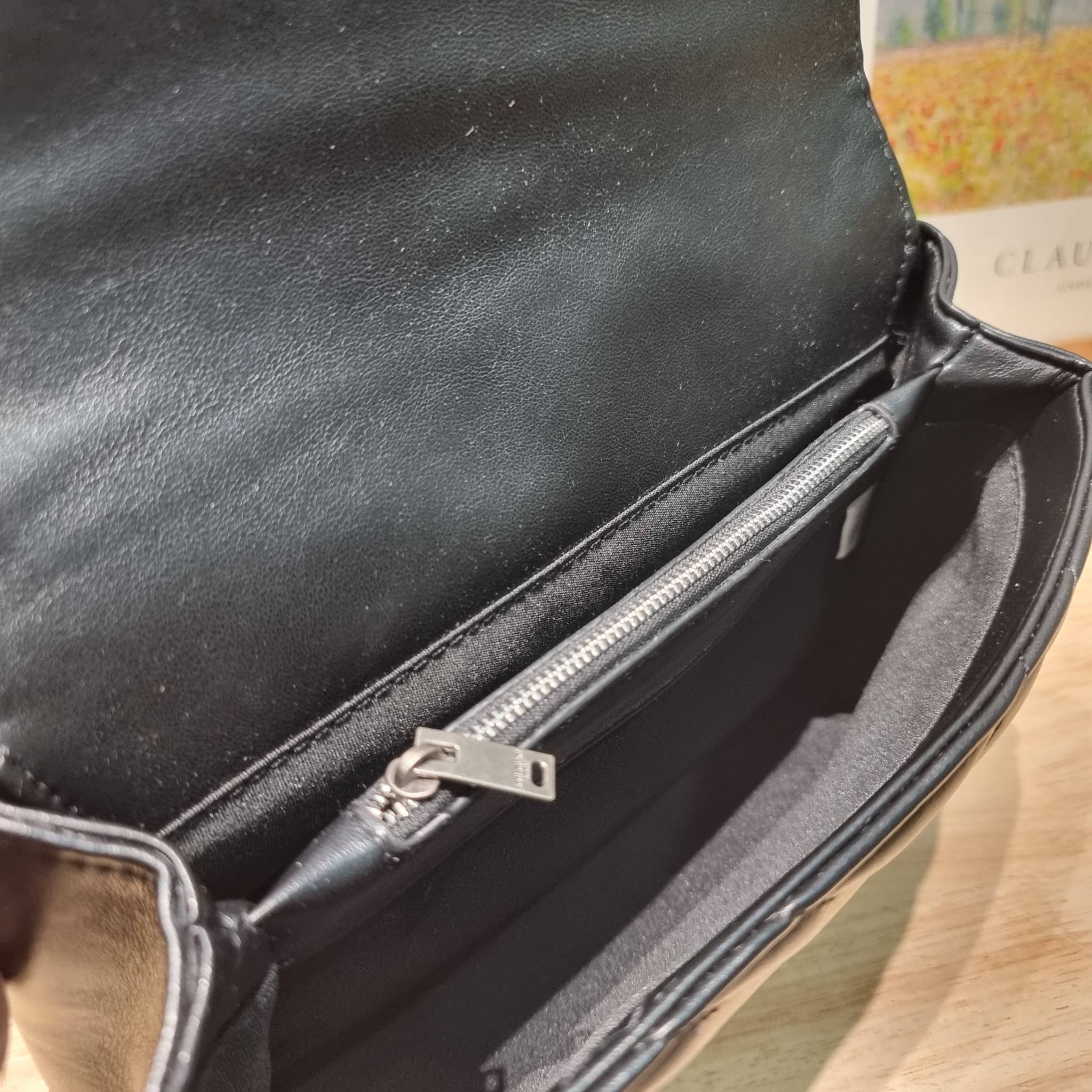 YSL College Medium Bag / Yves Saint laurent crossbody boutique กระเป๋าสะพายไหล่ ดีไซน์ทรงสวยหรู พิเศษ แถมฟรี พวงกุญแจห้อยเอกลักษณ์แบรนด์