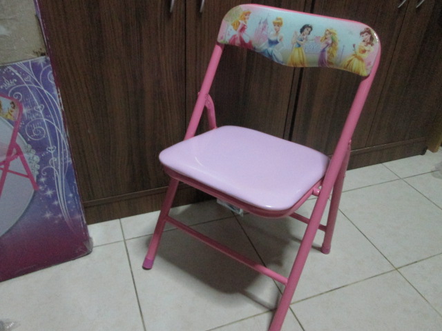 Disney Princess Activity Table and Chair Set (ของมือหนึ่งกล่องไม่สวย)