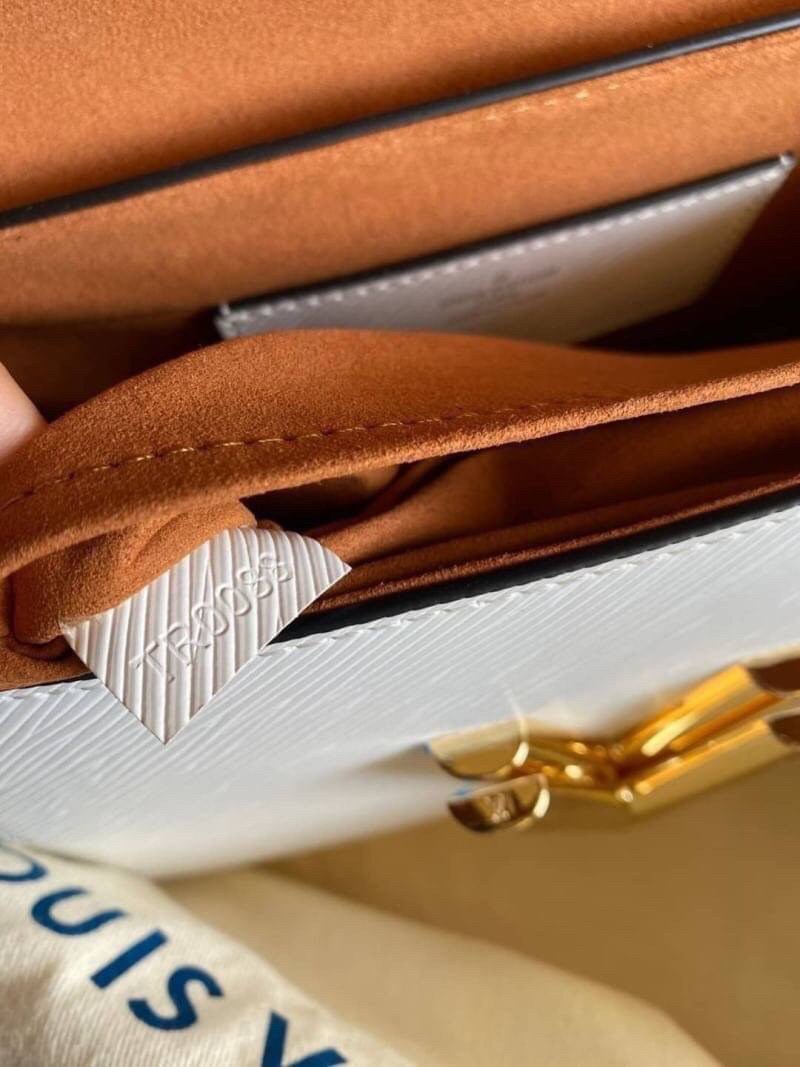 VIP 】หนังแท้ LOUIS VUITTON Epi Twist Shoulder Bag MM 4 สี พร้อมส่งที่ไทย