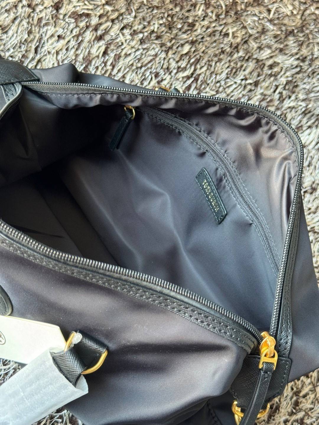 Tory Burch Tilda Slouchy Nylon Bag / Tory Tote Bag กระเป๋าสะพายดีไซน์เรียบง่าย น้ำหนักเบา จุของได้เยอะ เกรดออริ สลับแท้ 1:1 ใช้งานต่างประเทศได้