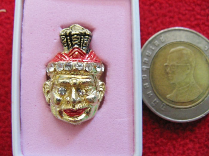 สินค้าหมดค่ะ เศียรพ่อปู่ฤาษีหรือพ่อแก่ เพ้นท์สี พร้อมกล่องเดิมค่ะ