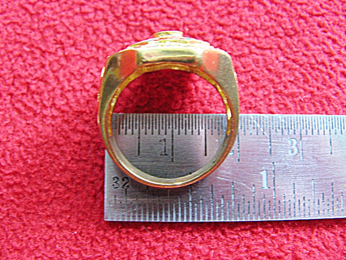 สินค้าจองค่ะ แหวนยันต์8ทิศ(โป๊ยข่วย)เนื้อทองเหลืองล้อมเพชรค่ะ