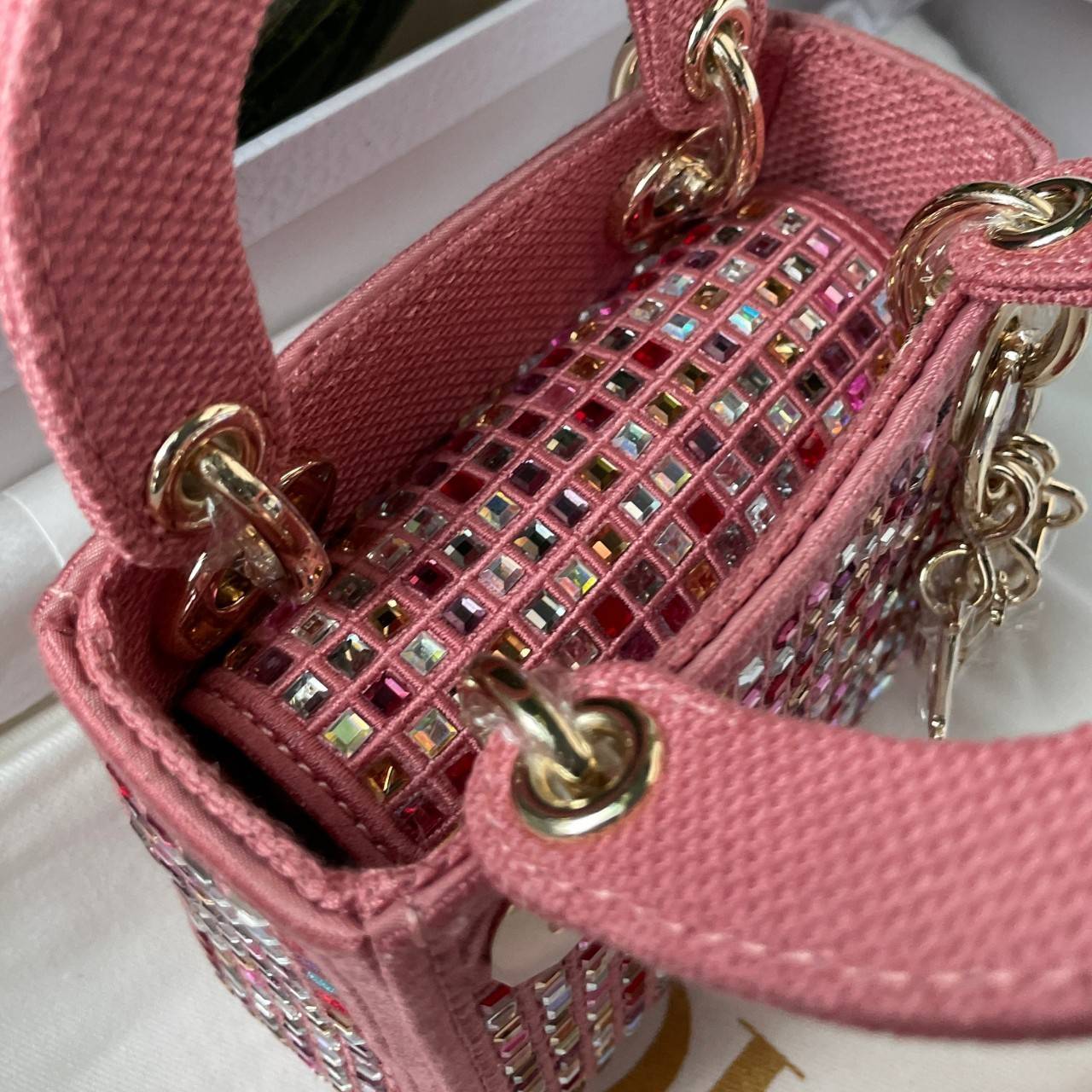 Micro Lady Dior Bag Dark Pink Metallic Canvas Embroidered with Multicolor Crystals เกรดใช้งานสลับใบจริงได้ เทพออริจินอล เป็นรุ่นสั่งทำพิเศษ ภาพสินค้าถ่ายจากงานขายจริงใช้งานต่างประเทศได้