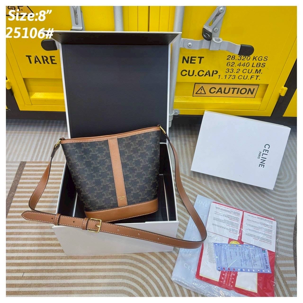 Celine bucket bag in Triomphe canvas and leather / Celine Tote Bag 6" 8" 9.5" กระเป๋าสะพายทรงบัคเก็ต โท้ทรุ่นแรกของแบรนด์ที่ได้รับความนิยมมากที่สุด ควรมีติดตู้ไว้เลย ดีไซน์สวยคลาสสิคไม่มีเอาท์