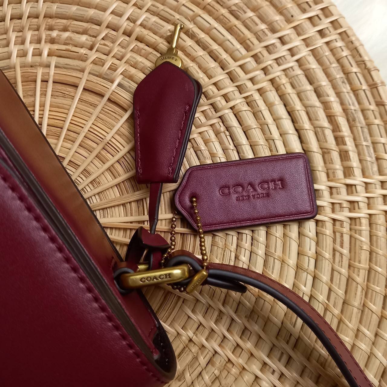 สวยละมุนตาละมุนใจม๊ากก!!🌺🌈 //>>COACH STUDIO GLOVETANNED LEATHER SHOULDER BAG (C6641)🌺ห้ามพลาดเด็ดขาด!! สวยละมุน เรียบหรู ดูแพงสุดๆ!! //กระเป๋าถือ กระเป๋าสะพาย ดีไซน์เนี้ยบ! เฉียบมาก!// วัสดุหนังแท้ หนังเรียบเต็มใบ อยู่ทรง สวย