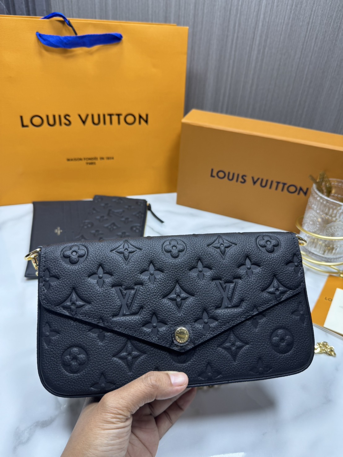 OP ORI หนังแท้ | LV Felicie Pochette bag in soft Monogram Empreinte leather กระเป๋าสะพายทรงพอชขนาดกะทัดรัด หนัง Monogram Empreinte เนื้อนุ่มประทับลาย Monogram สุดไอคอนิก
