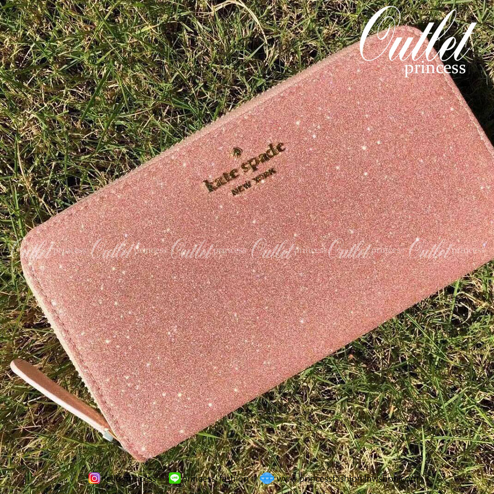 KATE SPADE JOELEY LONG WALLET กระเป๋าสตางค์ใบยาวรุ่นใหม่ล่าสุดหนัง Saffiano สไตล์ PRADA สวยน่าใช้ตัวเนื้อกระเป๋าตกแต่งด้วยกลิทเตอร์ทั้งใบ สวยหรู ภายในมีช่องซิป1ช่อง และช่องใส่บัตรหลายช่อง ใส่เหรียญ บัตรได้เยอะ ตัวจริงสวยน่าใช้มากค่ะ