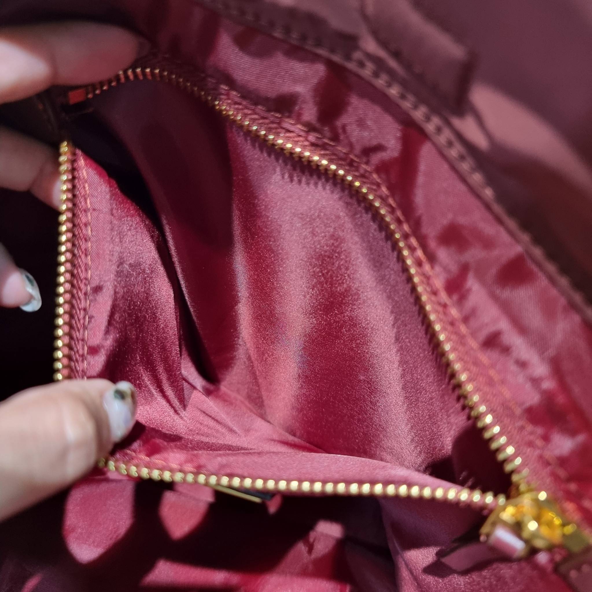 TORY BURCH Ella Chain Tote Bag / TORY TOTE NYLON BAG พร้อมส่ง 4 สี กระเป๋าสะพายทรงโท้ทใบใหญ่ จุของไปเลยแน่นๆ รูปทรงคลาสสิคชวนใช้ โดดเด่นด้วย patch โลโก้ แนะนำรีบสั่งใช้ไปสวยก่อนใครได้เลยน้า