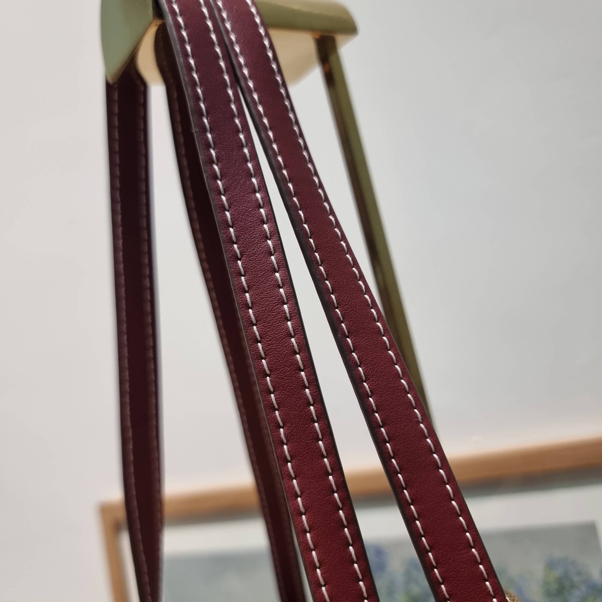 TORY TOTE BAG / TORY BURCH PERRY EMBROIDERED T MONOGRAM TRIPLE-COMPARTMENT TOTE BAG ใหม่ล่าสุด กับกระเป๋าทรงโท้ทใบใหญ่ ลวดลายโมโนแกรมสุดคลาสสิคที่ถูกดีไซน์รังสรรค์ด้วยงานปักสุดชิค น่าใช้ใจฟูแค่แรกเห็น ดีเทลดีงาม หูสะพายในตัว สะพายไหล่ได้แบบชิลๆ