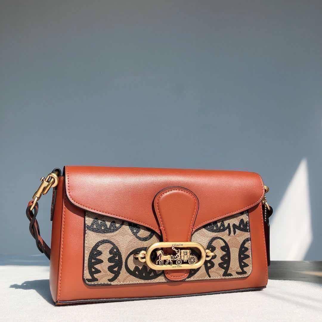 ของแท้ 💯% Coach SMALL JADE SHOULDER BAG Refined pebble leather