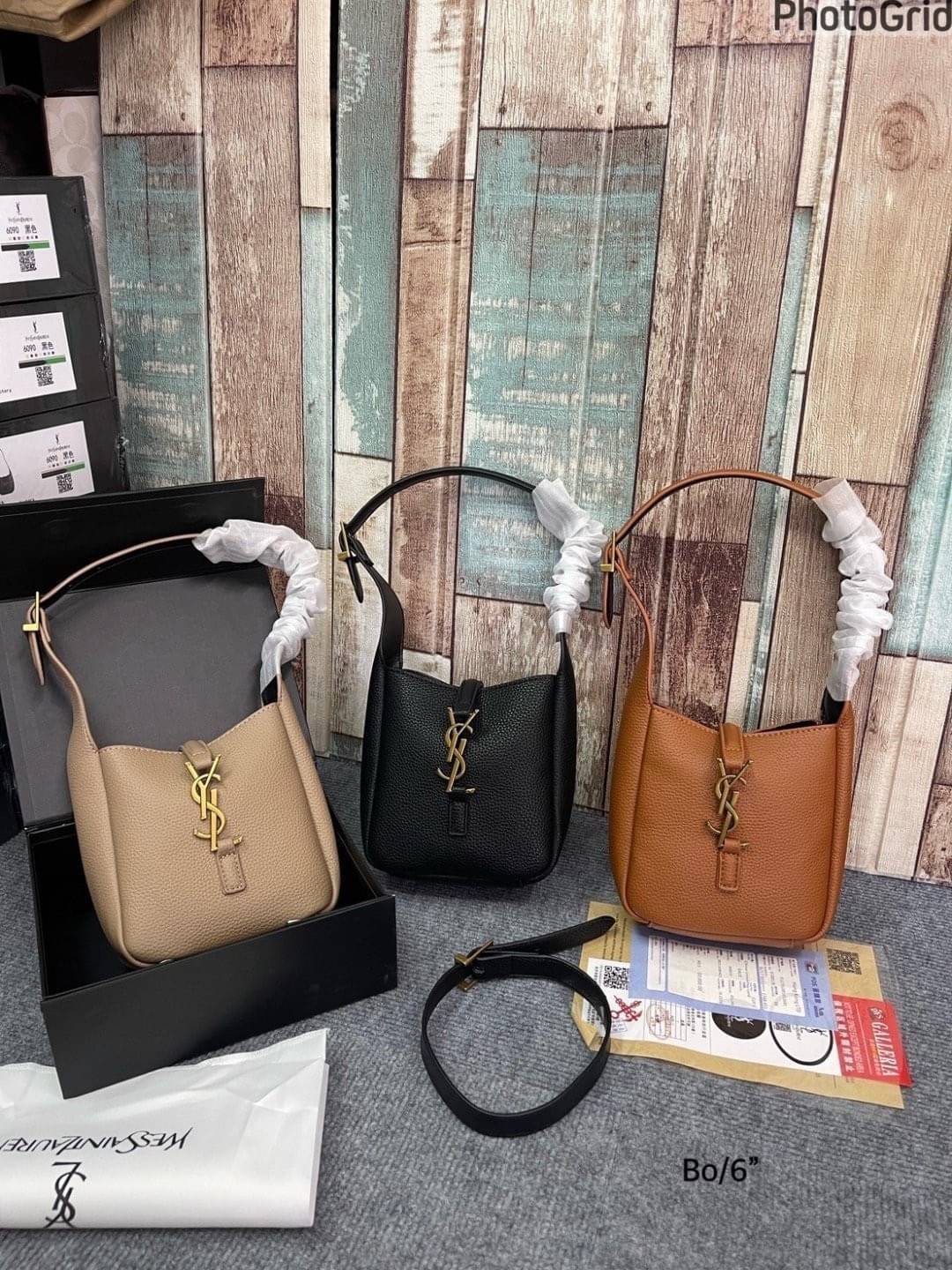 YSL Le 5 à 7 Supple Baby กระเป๋าสะพายไหล่ทรงโฮโบไซส์มินิน่ารัก รุ่นใหม่ที่กำลังมาแรง สวยแพง สวยหรู สวยเกินคนธรรมดาจะเข้าใจกันเลย ต้องมีแล้วน้าาา