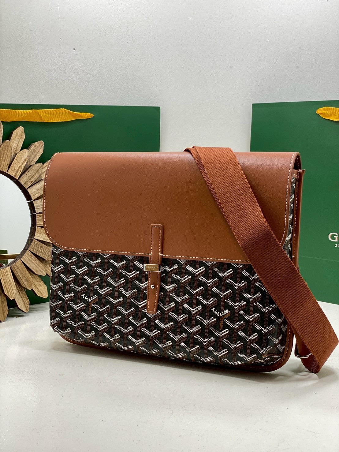 ORI หนังแท้ | Goyard Coursier Messenger bag กระเป๋าแมสเซ็นเจอร์ดีไซน์ใหม่ กะทัดรัดใช้งานได้อย่างคล่องตัว เหมาะมากสำหรับสายสปอร์ต ที่สุดของความหรูตอบโจทย์การใช้งาน ใบจริงสวยงามตามรูปค่ะ