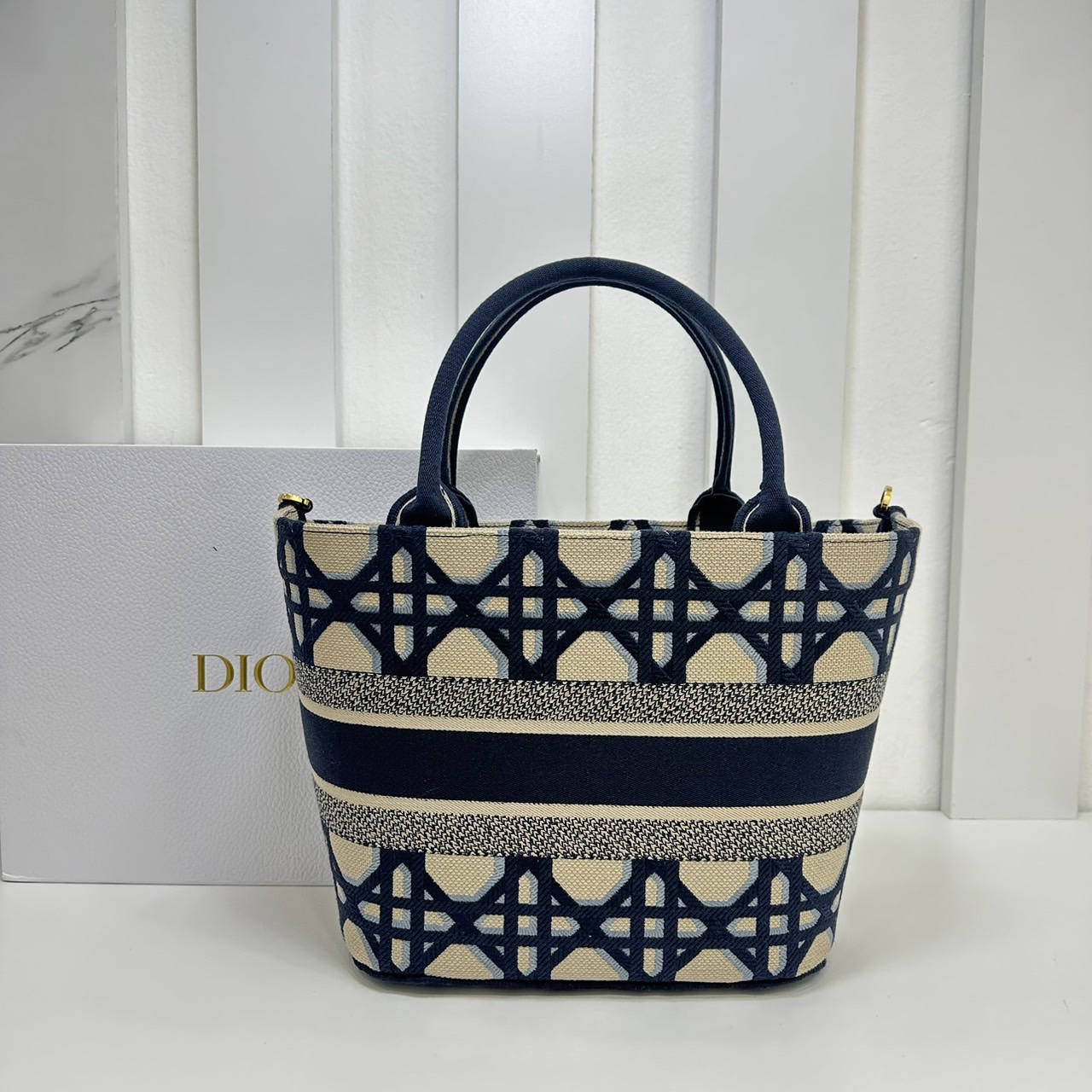 DIOR Hat Basket Bag / DIOR NEW LINE TOTE / DIOR KID TOTE กระเป๋าทรงโท้ทรุ่นใหม่ เอกษณ์ความหรูหรา โดดเด่นสวยงาม
