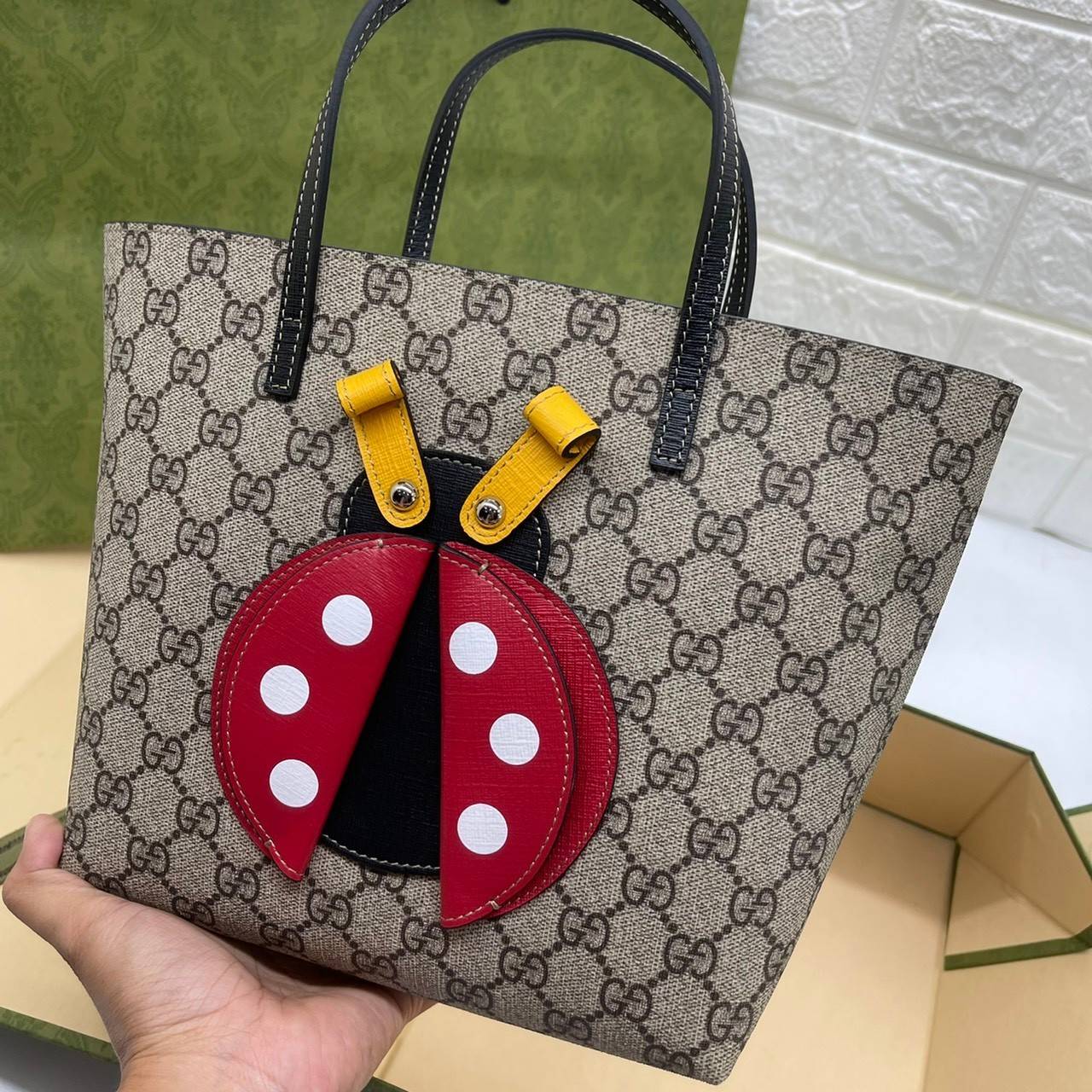 VIP 】Animal-Friendly Gucci Kid Tote Bag งานหนังแท้ทรงตั้งสวย ขนาดกะทัดรัด จุของได้เยอะ ใช้ได้ทั้งเด็กและผู้ใหญ่ น่ารักมากค่ะ **รุ่นขายดีตลอดกาล**
