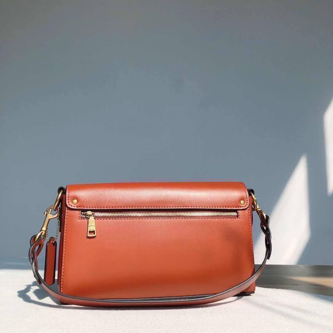 ของแท้ 💯% Coach SMALL JADE SHOULDER BAG Refined pebble leather