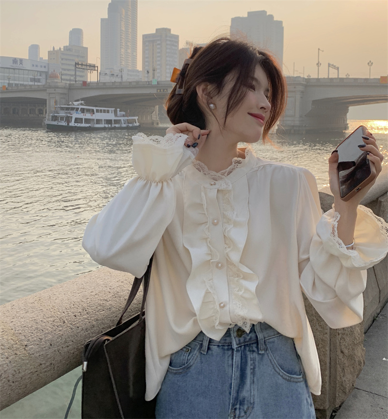 พร้อมส่ง 🩰 🌷 Buttle tops เสื้อแขนยาวแต่งระบายน่ารักสีครีม (IN36908)