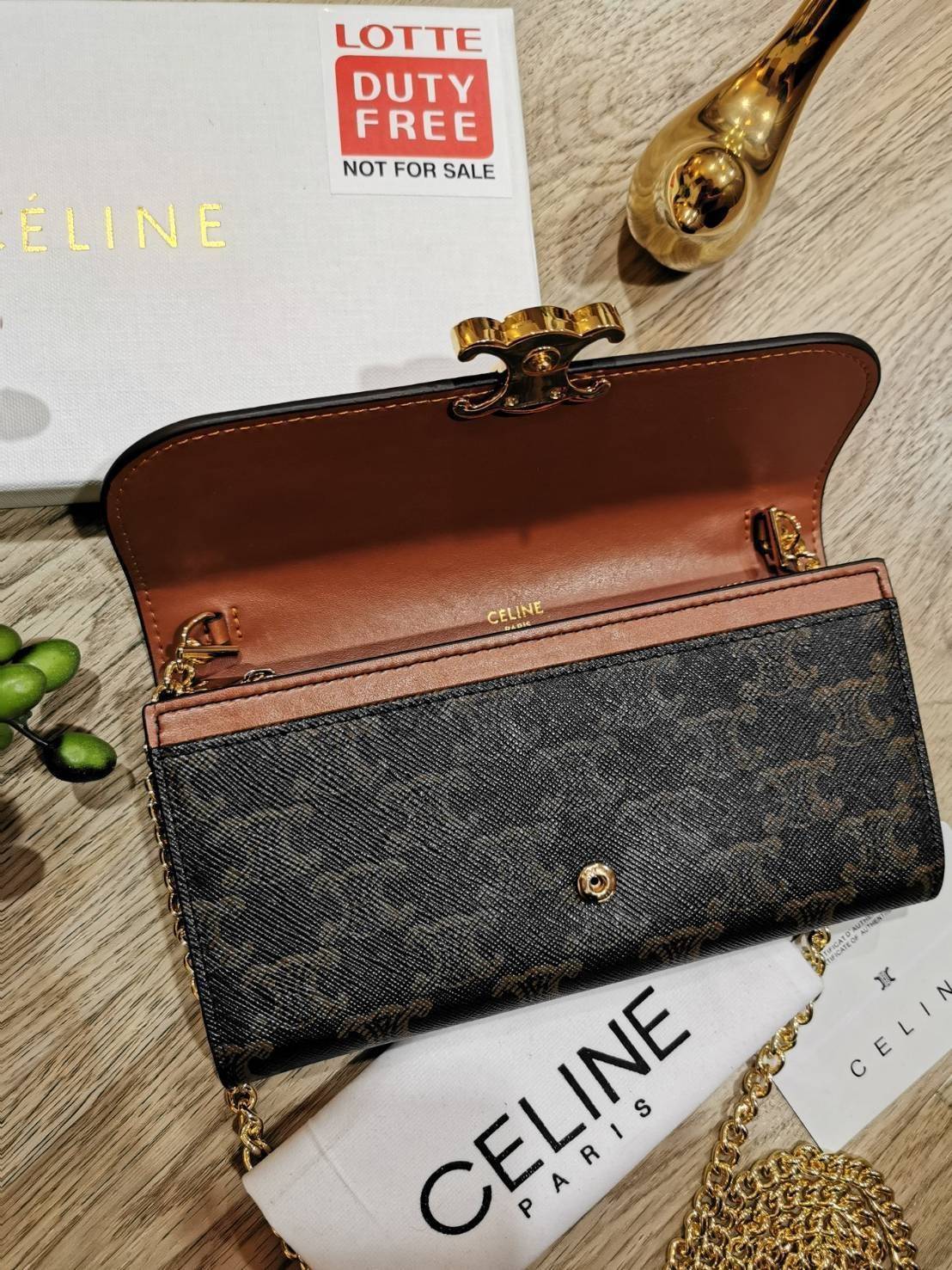 CELINE LONG WALLET BAG VIP GIFT WITH PURCHASE-GWP กระเป๋าพรีเมี่ยมกิ๊ฟ Limited จาก CELINE HAUTE PARFUME DUTYFREE COUNTER วัสดุ Triomphe Canvas