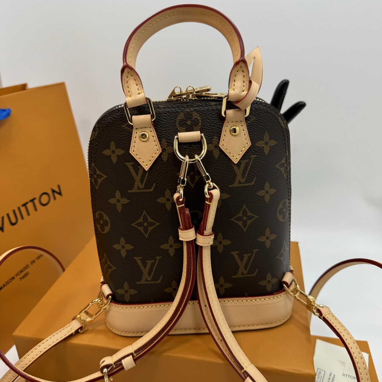 LV Alma Backpack Monogram Canvas กระเป๋าสะพายเป้ลายโมโนแกรม เกรดออริ ท็อป 1:1 เกรดแคนวาสแท้อย่างดี ลายคมชัด ใช้งานต่างประเทศได้