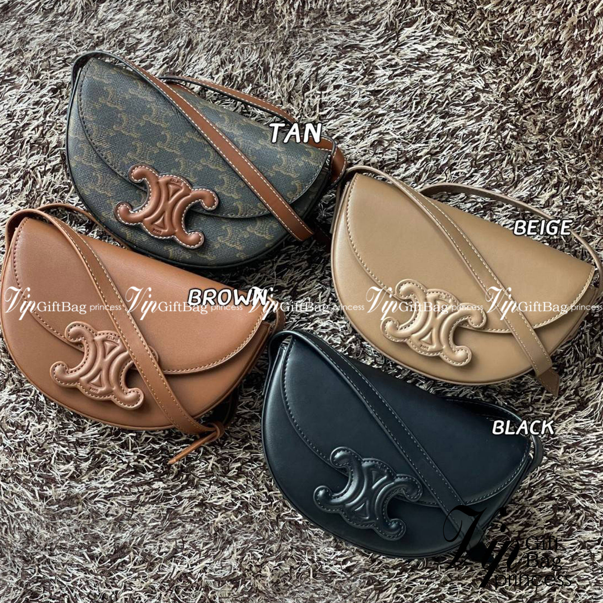 CELINE BESACE CUIR TRIOMPHE IN SMOOTH กระเป๋ารุ่นนี้นำเสนอในรูปทรงฮาล์ฟมูนที่ตอนนี้กำลังงมาแรง เปิดด้วยกระดุมแป๊กเพื่อเผยให้เห็นช่องภายในที่กว้างขวางและกระเป๋าด้านในแบบแบน คุณสมบัติที่โดดเด่นอีกอย่างของกระเป๋าอยู่ที่โลโก้ขนาดใหญ่ รูปทรงสะดุดตา สามารถสะพาย