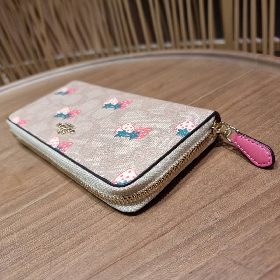 OUTLET 】COACH ACCORDION ZIP WALLET IN SIGNATURE CANVAS F86093 C3287 F98126 กระเป๋าสตางค์ใบยาว น่ารักน่าใช้