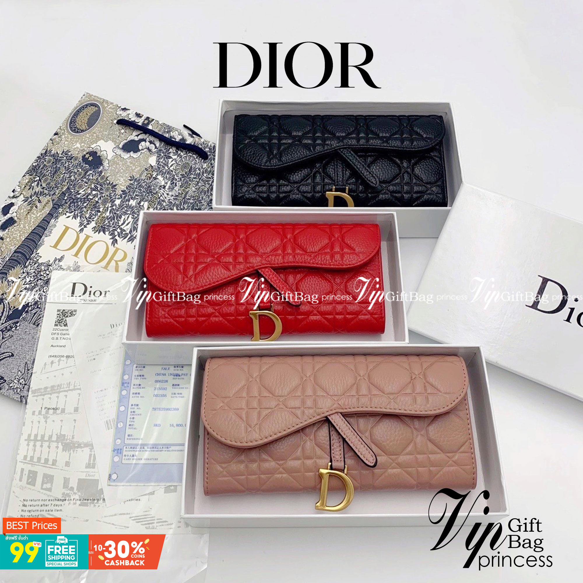 Dior Long Wallet กระเป๋าสตางค์ใบยาว เปิดหน้าทรงเคิร์ป สวยหรู งานหนังนิ่มฟู มาพร้อมอะไหล่สีทองหรูหรา ด้านในมี 3 ช่องใช้งาน งานจริงคือสวยมาก มาให้สาวๆเลือกใช้กัน 3 โทนสี ราคาดีย์มากกน้าาา
