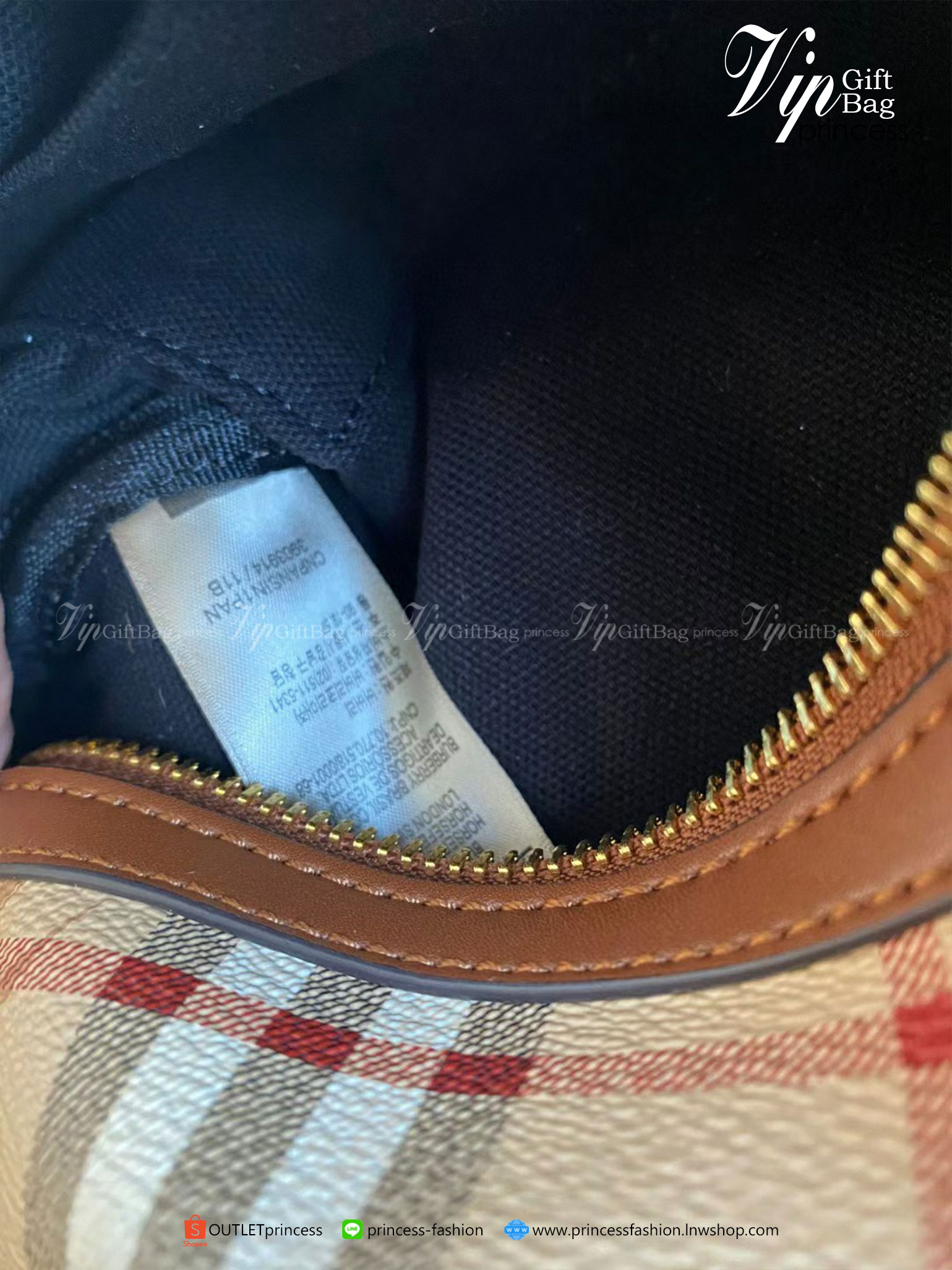 พรีเมี่ยมกิ๊ฟแท้ 100% BURBERRY MINI PILLOW VINTAGE BAG VIP GIFT WITH PURCHASE (GWP) สีดำ