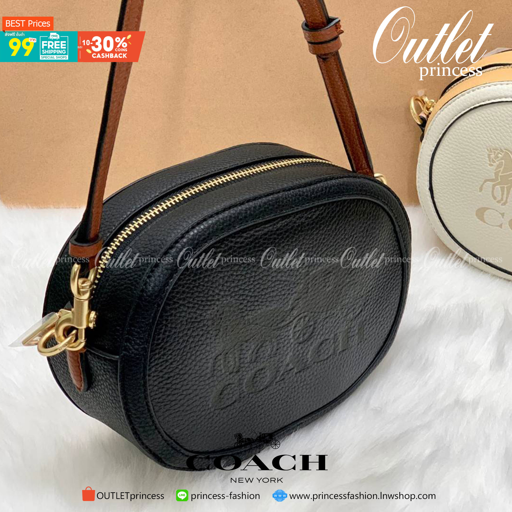 COACH Camera Bag In Colorblock ((C4056//C4156)) พร้อมส่งค่ะ! กระเป๋าทรงกลม ใบน่ารัก ขนาดพอดีลำตัว บวกกับเป็นหนังแท้นิ่มอย่างดี น่าใช้มากๆเลยทีเดียว ด้านหน้ามีโลโก้แบรนด์รถม้า เปิดปิดกระเป๋าแบบซิป ภายในใส่มือถือได้ทุกรุ่น;กระเป๋าเงินใบกลางได้;ของสำคัญจุกจิ