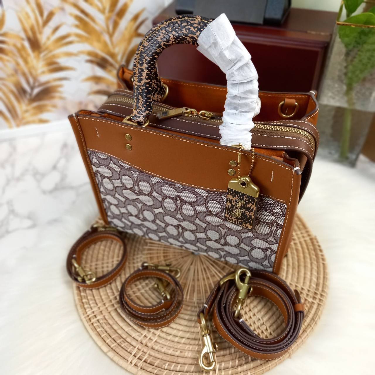 ดีเทลเนียบมาก คลาสสิค หรูหราได้ใจ😘🌺//>>COACH ROGUE 25 IN SIGNATURE TEXTILE JACQUARD WITH SNAKESKIN DETAIL(COACH C5467)🍁กระเป๋ารุ่นคลาสสิค หรูหรา มีรสนิยม จะถือ หรือสะพายได้ตามดีไซน์การใช้งานเลยจ้า// วัสดุ jacquard ลาย signatu