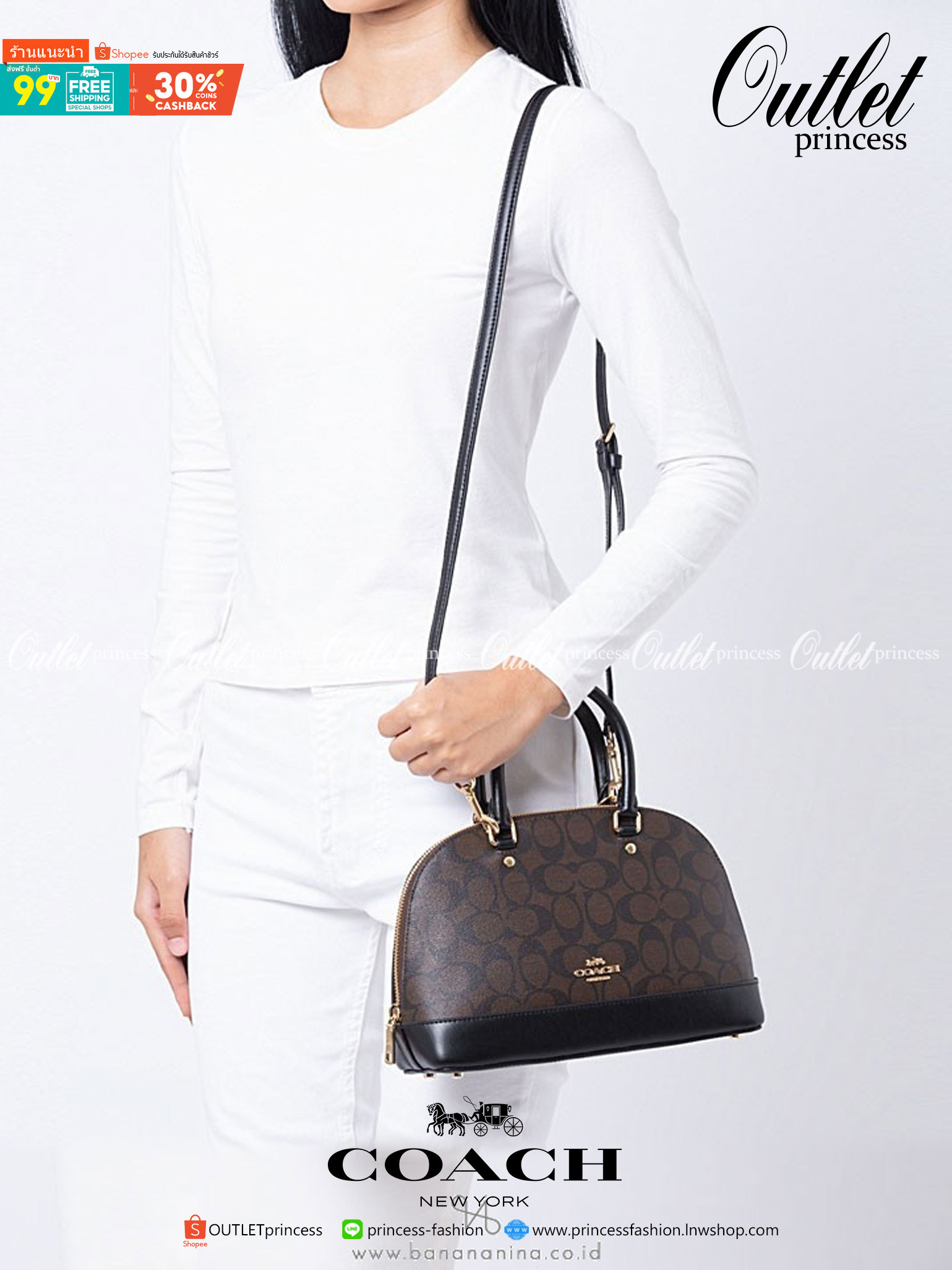 Coach Mini Sierra Signature กระเป๋าถือทรงโดม ภายในกว้างสามารถใส่กระเป๋าเงินเล็ก และมือถือได้ และยังมีช่องซิปเล็ก 1 ช่อง ด้านหลังมีกระเป๋าเล็กเก็บบัตร 1 ช่อง ใครยังไม่มีพลาดไม่ได้แล้วนะคะ