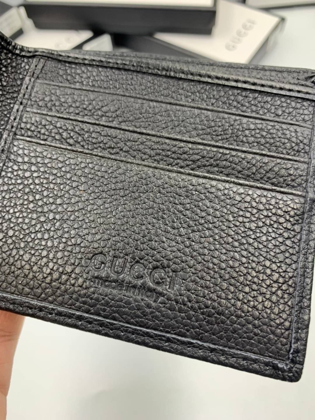 หนังแท้ GUCCI GG Marmont leather bi-fold wallet / GUCCI BLACK ANIMALIER BEE WALLET / GUCCI Men Wallet พร้อมส่งที่ไทย กระเป๋าสตางค์ 2 พับ รุ่นคลาสสิกได้ทุกยุคสมัย งานหนังแท้ทั้งใบ พร้อมส่งที่ไทย ภาพสินค้าถ่ายจากงานขายจริง ใช้งานต่างประเทศได้